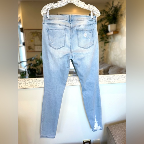 Jessica Simpson Distressed Light Wash Kiss Me Super Skinny Stretch Jeans 29 - Picture 3 of 10